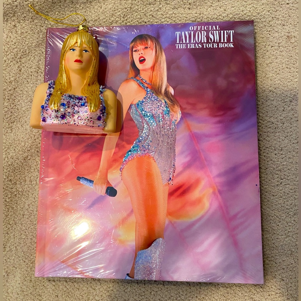 ⚠️⭐️SOLD OUT TAYLOR SWIFT ERAS TOUR BOOK +  a complimentary ornament🎄